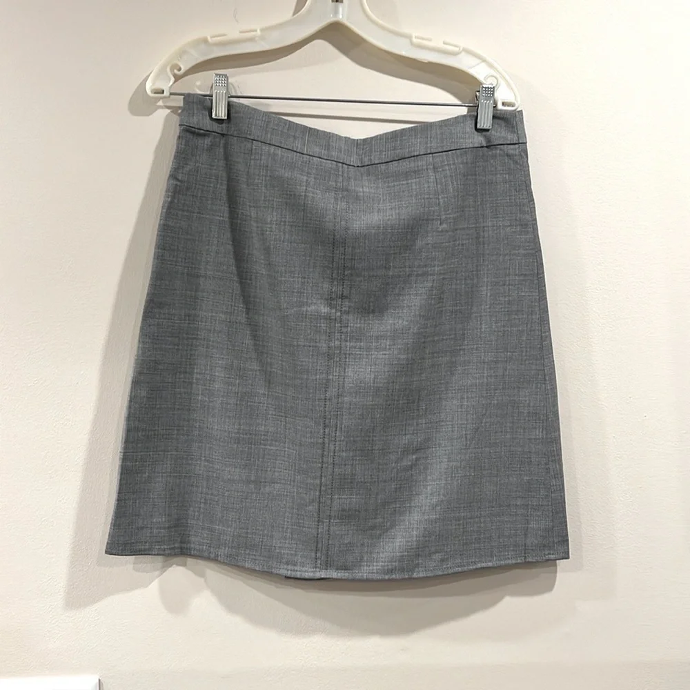 🔥Tory Burch Gray Knee-Length Skirt with Front Slit🔥